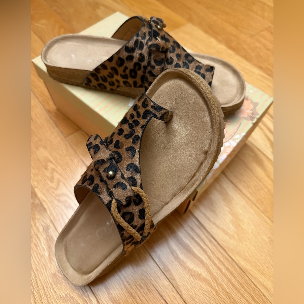 Very G tan leopard sandals
